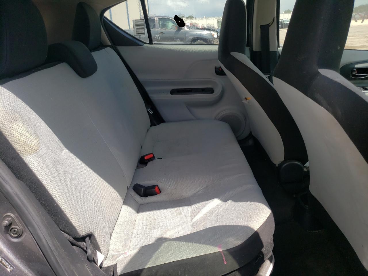 Photo 6 from auction – 2012 TOYOTA PRIUS C with VIN JTDKDTB35C1526158