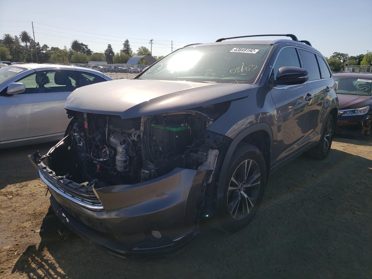 Photo 2 from auction – 2016 TOYOTA HIGHLANDER with VIN 5TDJKRFH0GS245792