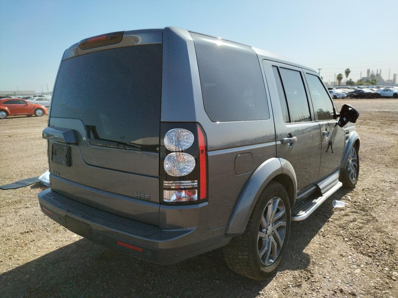 Photo 4 from auction – 2016 LAND ROVER LR4 HSE with VIN SALAG2V62GA829397