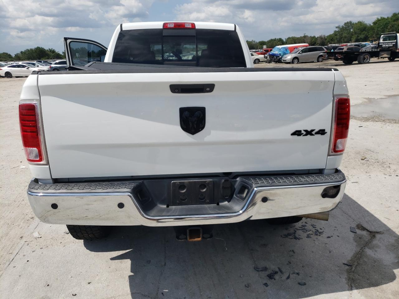 Photo 9 from auction – 2015 RAM 2500 LARAM with VIN 3C6UR5NL6FG628812