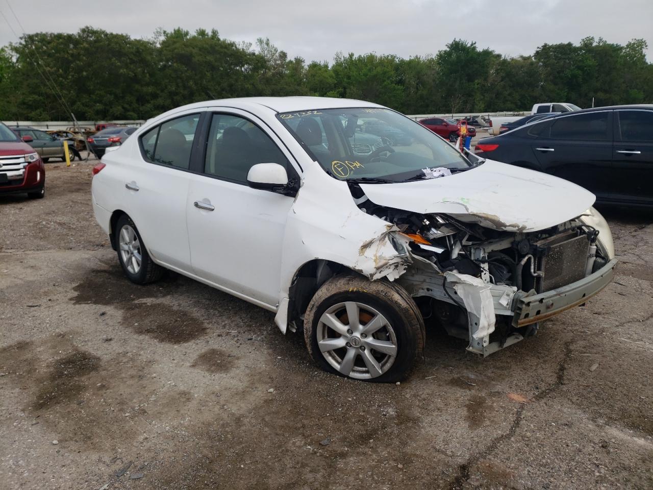 NISSAN VERSA 2014 with VIN 3N1CN7AP0EL827352 - Photo from auction