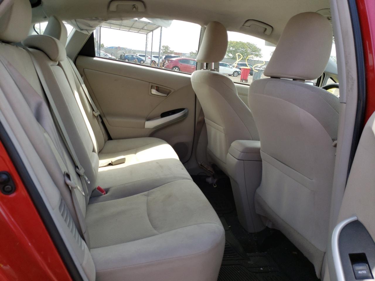 Photo 6 from auction – 2015 TOYOTA PRIUS with VIN JTDKN3DU1F0450676