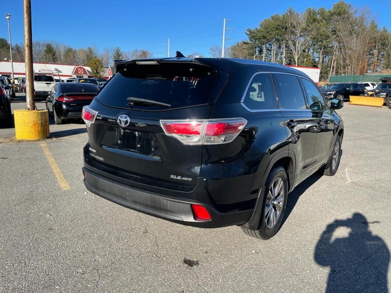Photo 4 from auction – 2014 TOYOTA HIGHLANDER with VIN 5TDJKRFHXES006182