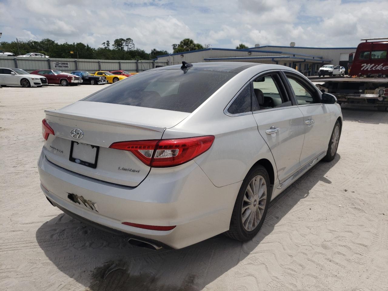 Photo 4 from auction – 2015 HYUNDAI SONATA SPO with VIN 5NPE34AF5FH093777