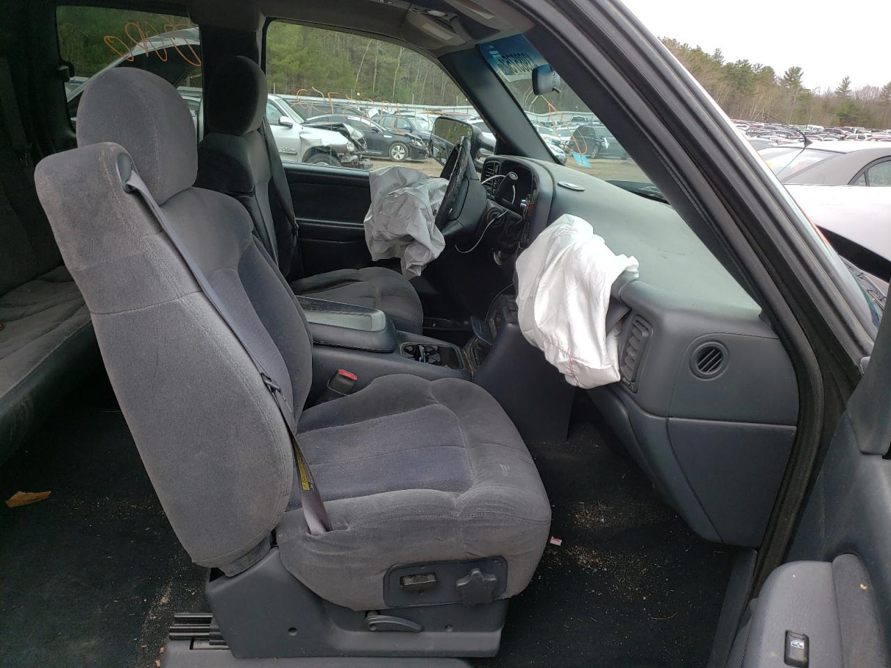 Photo 5 from auction – 2002 CHEVROLET SILVERADO with VIN 1GCGK29U22Z128510