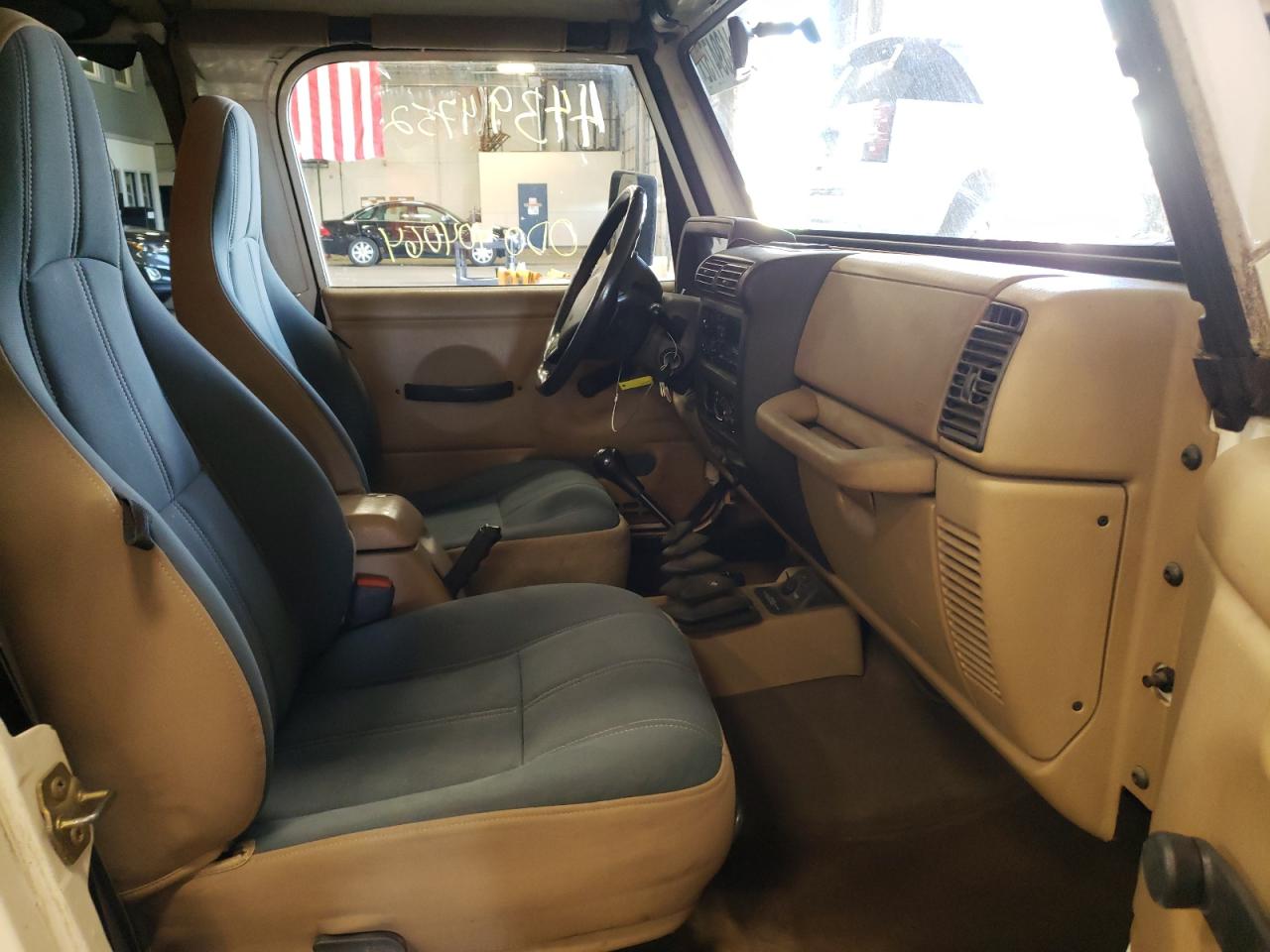 Photo 5 from auction – 2000 JEEP WRANGLER / with VIN 1J4FA59S6YP728332