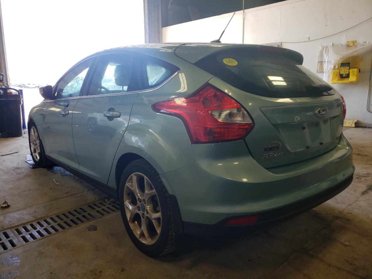 Photo 3 from auction – 2012 FORD FOCUS SEL with VIN 1FAHP3M26CL226502