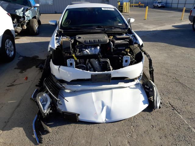 Photo 9 from auction – 2016 CHRYSLER 200 LIMITE with VIN 1C3CCCAB8GN124640