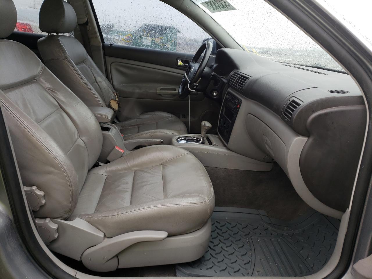 Photo 5 from auction – 2002 VOLKSWAGEN PASSAT GLS with VIN WVWVD63B72E089582