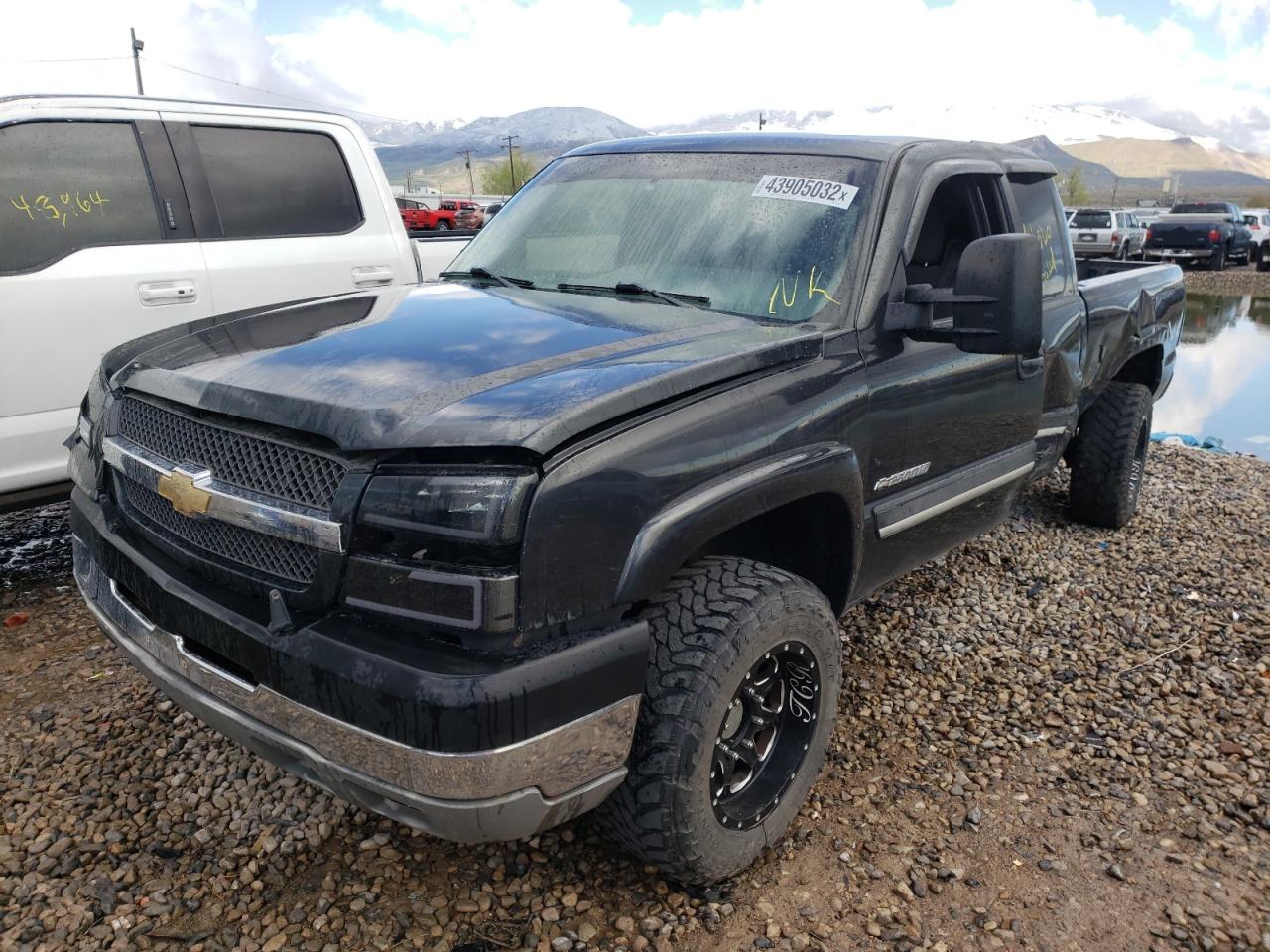 Photo 2 from auction – 2003 CHEVROLET 2500 with VIN 1GCHK29U83E237602