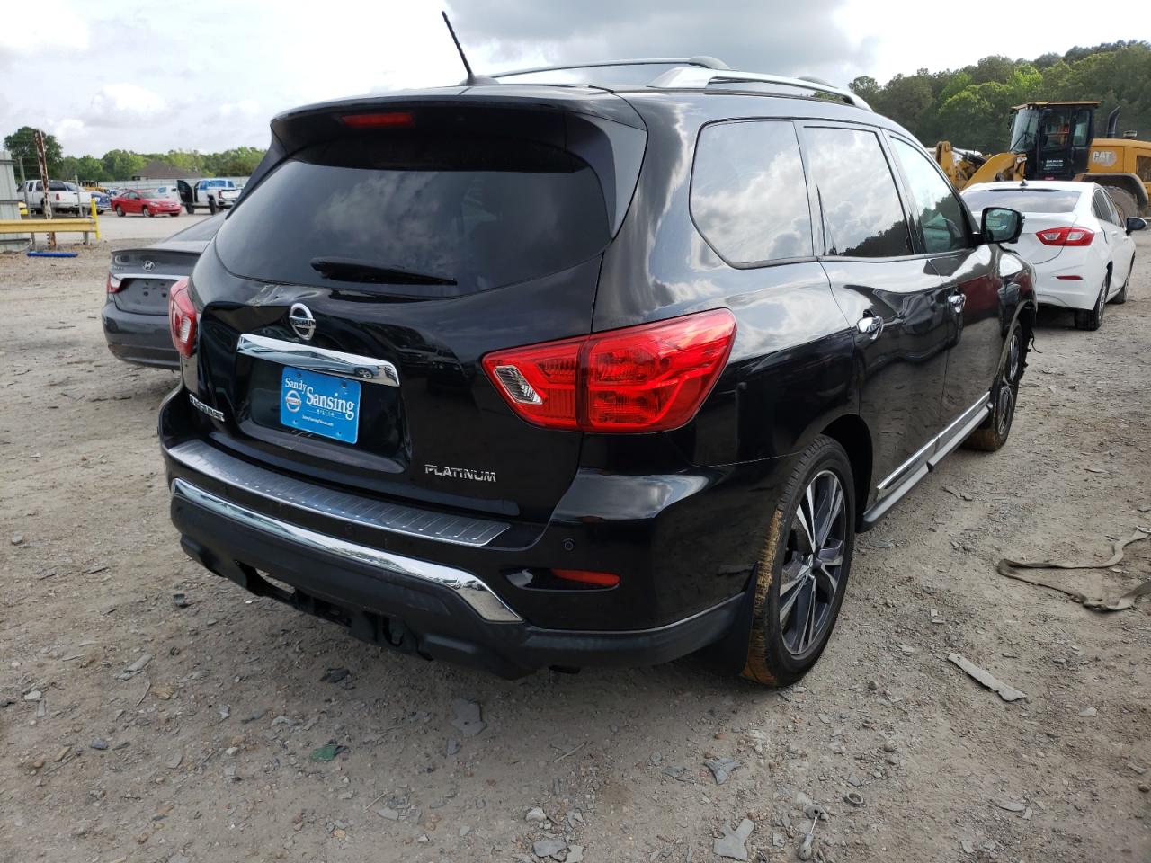 Photo 4 from auction – 2017 NISSAN PATHFINDER with VIN 5N1DR2MN0HC607773