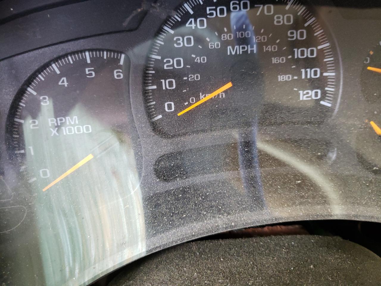 Photo 8 from auction – 2003 CHEVROLET SILVERADO with VIN 2GCEK19T031132462