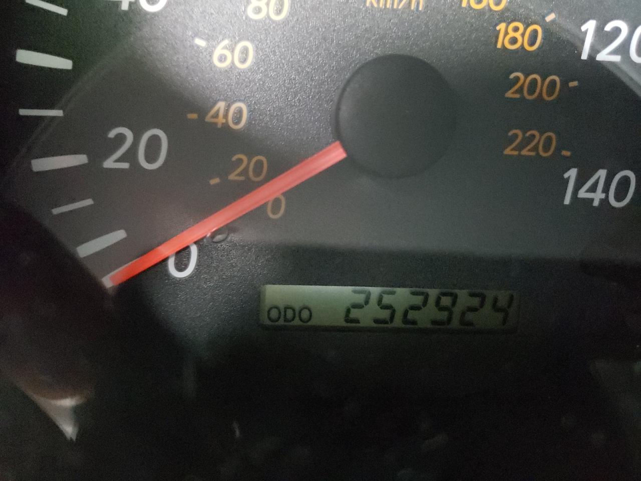 Photo 8 from auction – 2002 TOYOTA HIGHLANDER with VIN JTEHF21A620084778