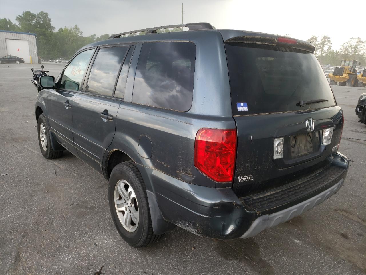 Photo 3 from auction – 2004 HONDA PILOT EXL with VIN 5FNYF185X4B005110