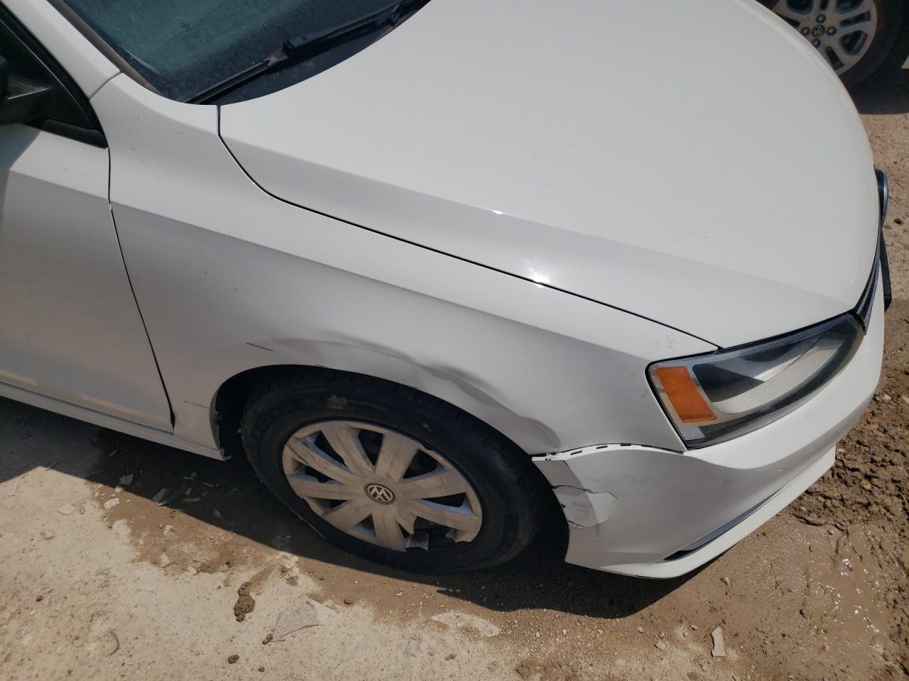 Photo 9 from auction – 2015 VOLKSWAGEN JETTA BASE with VIN 3VW2K7AJ0FM322868