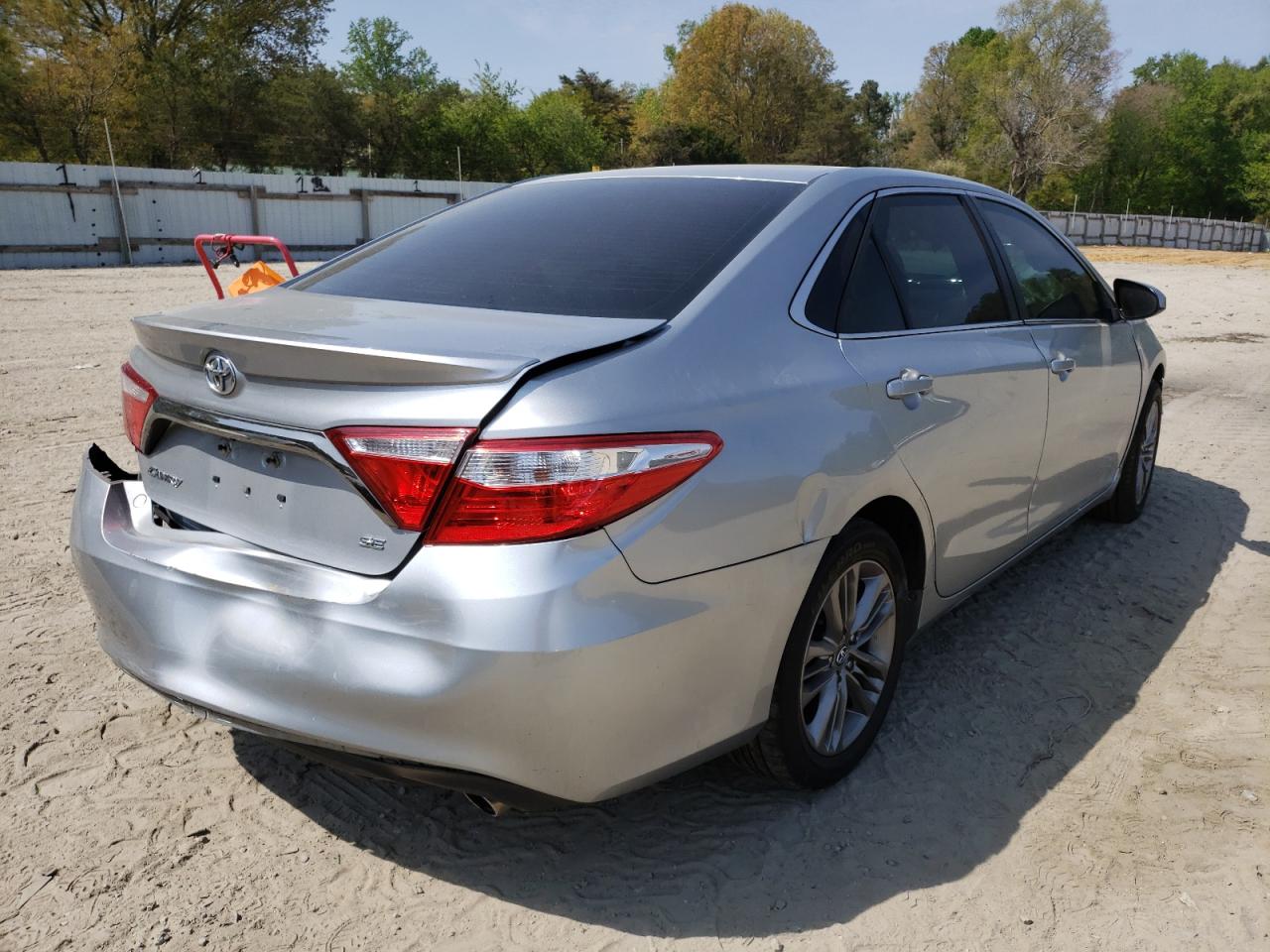 Photo 4 from auction – 2016 TOYOTA CAMRY LE with VIN 4T1BF1FK5GU196019