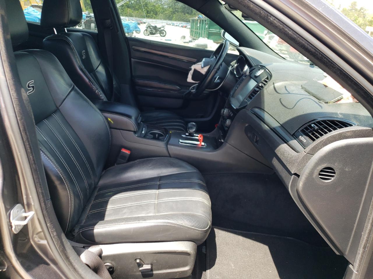 Photo 5 from auction – 2014 CHRYSLER 300 S with VIN 2C3CCABGXEH361215
