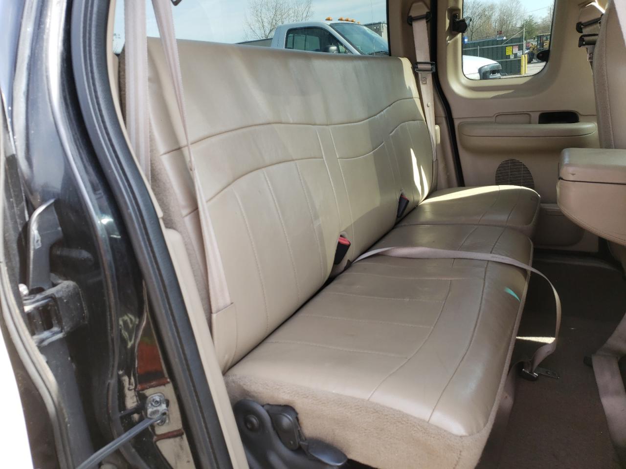 Photo 6 from auction – 2000 FORD F150 with VIN 1FTRX17L0YKA29734