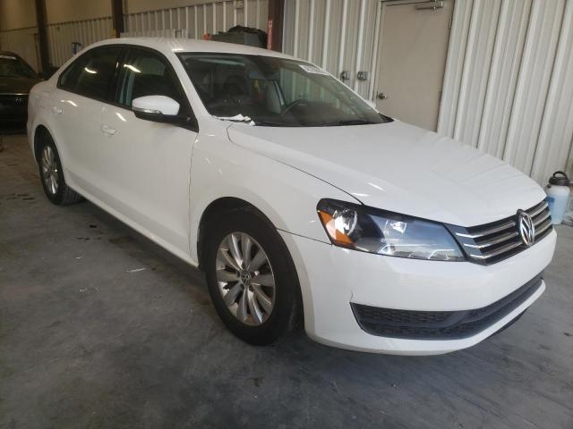 VOLKSWAGEN PASSAT S 2015 with VIN 1VWAT7A35FC050698 - Photo from auction