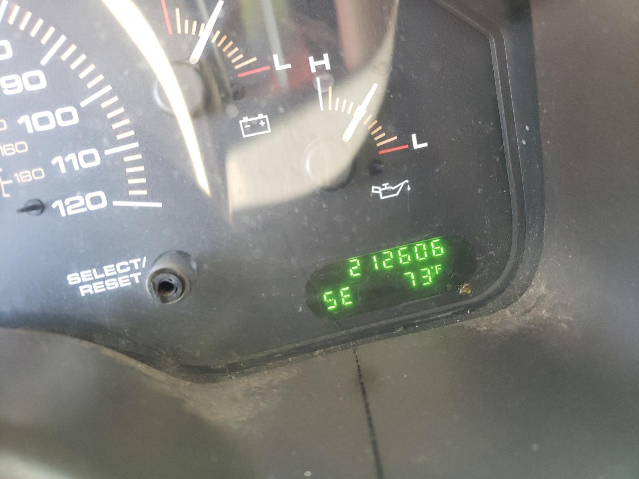 Photo 8 from auction – 2003 FORD EXPEDITION with VIN 1FMRU15L83LA47375