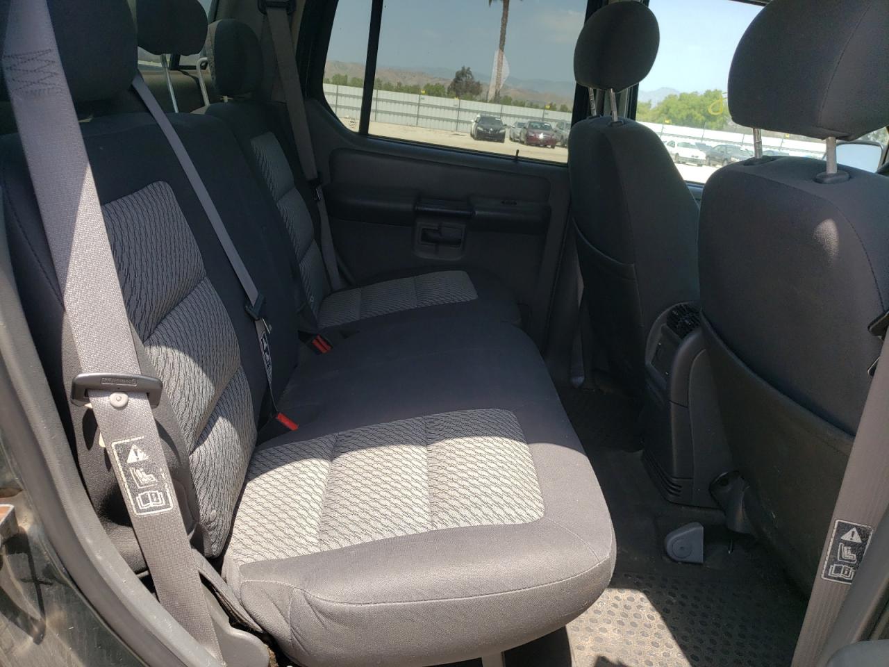 Photo 6 from auction – 2004 FORD EXPLORER S with VIN 1FMZU67K04UA53331