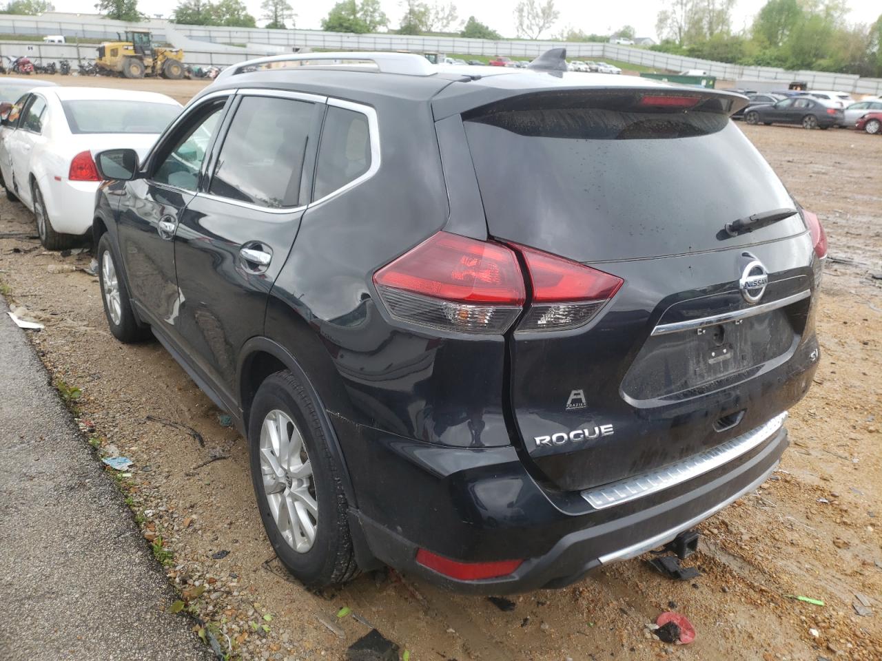 Photo 3 from auction – 2018 NISSAN ROGUE S with VIN 5N1AT2MT8JC799761