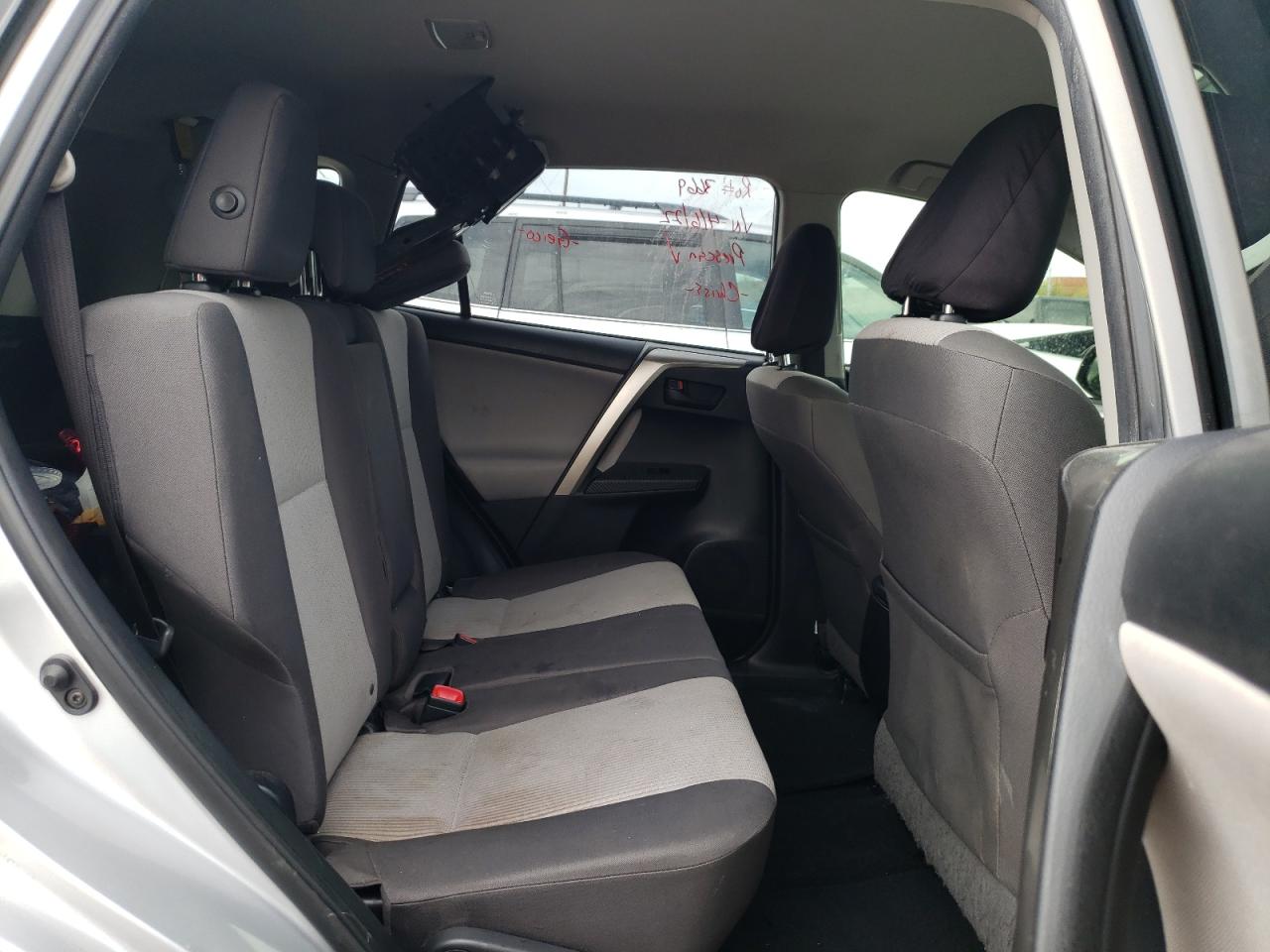 Photo 6 from auction – 2015 TOYOTA RAV4 LE with VIN JTMZFREV6FD074085