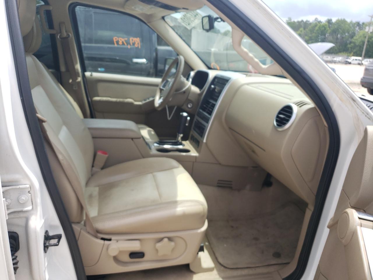 Photo 5 from auction – 2010 MERCURY MOUNTAINEE with VIN 4M2EN3JE9AUJ06969