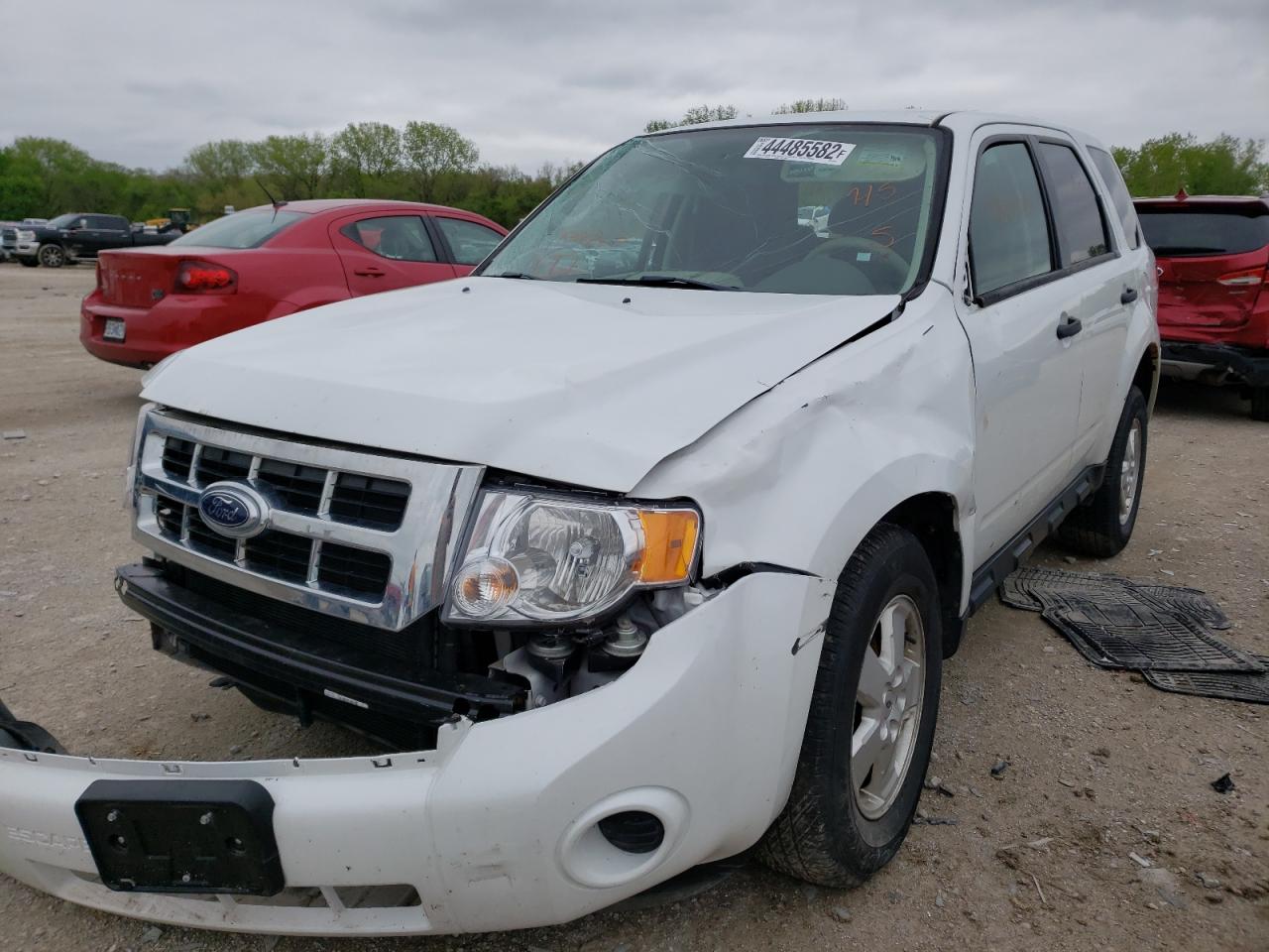 Photo 2 from auction – 2011 FORD ESCAPE XLS with VIN 1FMCU0C73BKA38867