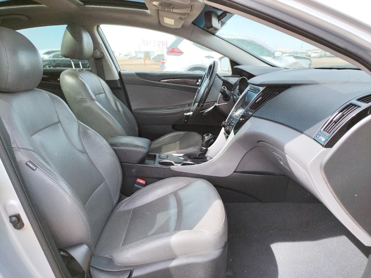 Photo 5 from auction – 2013 HYUNDAI SONATA SE with VIN 5NPEC4AB3DH622802
