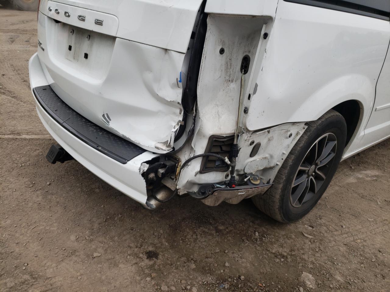 Photo 9 from auction – 2015 DODGE GRAND CARA with VIN 2C4RDGBG0FR668751