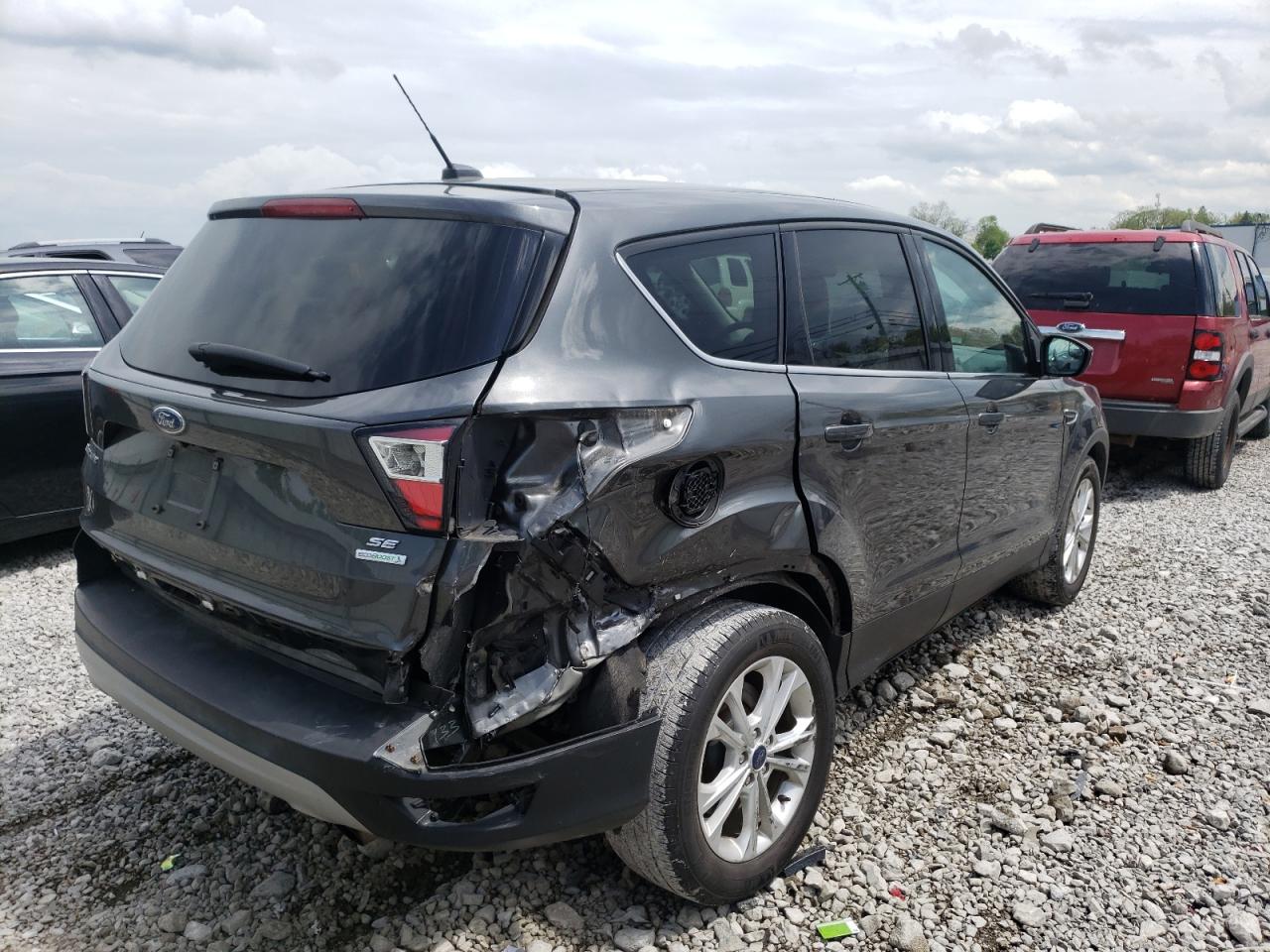 Photo 4 from auction – 2017 FORD ESCAPE SE with VIN 1FMCU0GD8HUC62701
