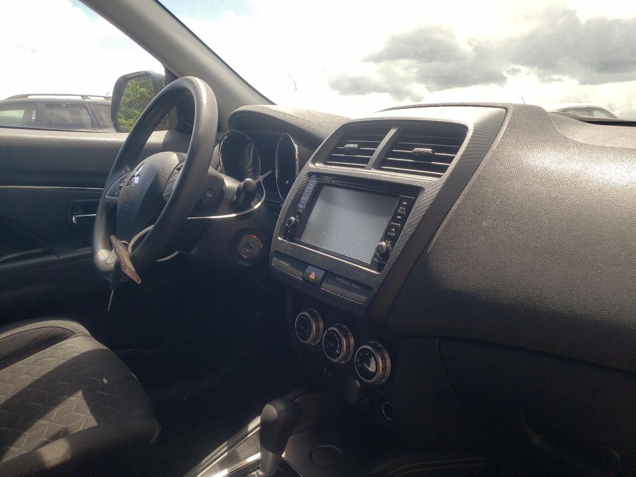 Photo 9 from auction – 2020 MITSUBISHI OUTLANDER with VIN JA4AP3AU5LU014454