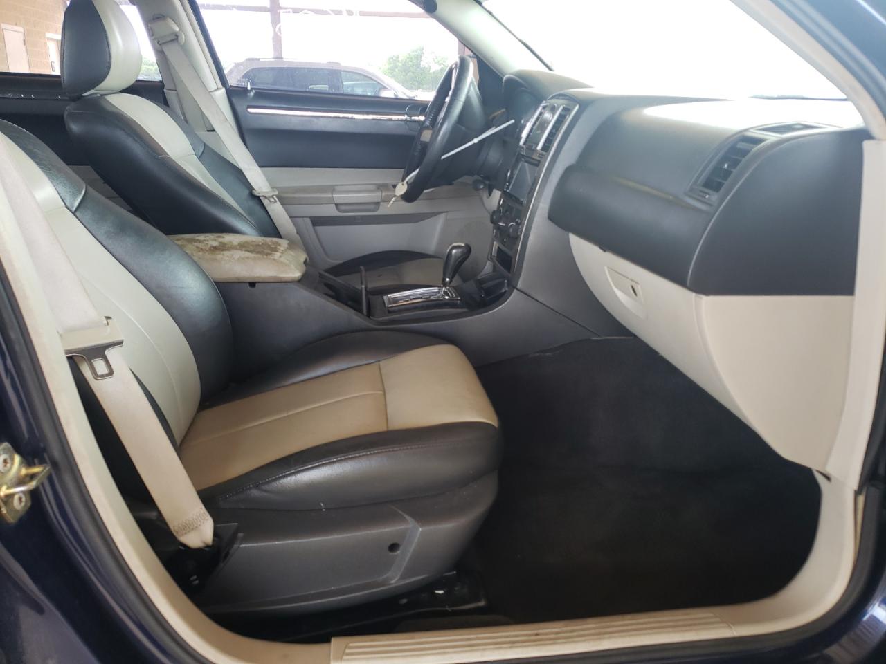 Photo 5 from auction – 2006 CHRYSLER 300 TOURIN with VIN 2C3KA53G86H153522