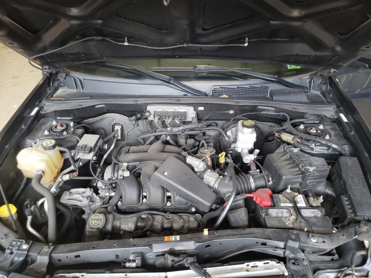 Photo 7 from auction – 2008 FORD ESCAPE LIM with VIN 1FMCU94198KD29980