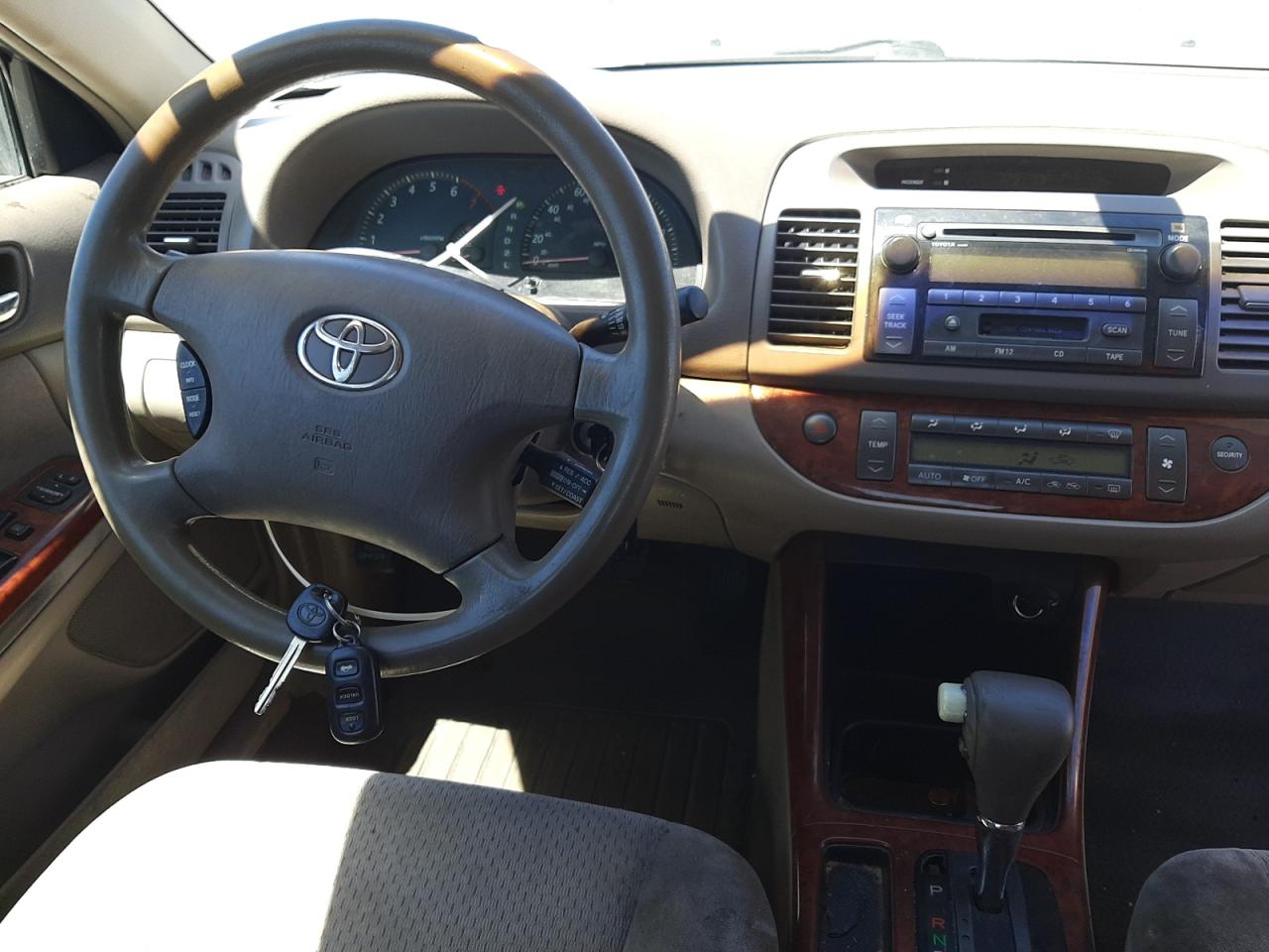 Photo 9 from auction – 2002 TOYOTA CAMRY LE with VIN 4T1BE30K32U593986