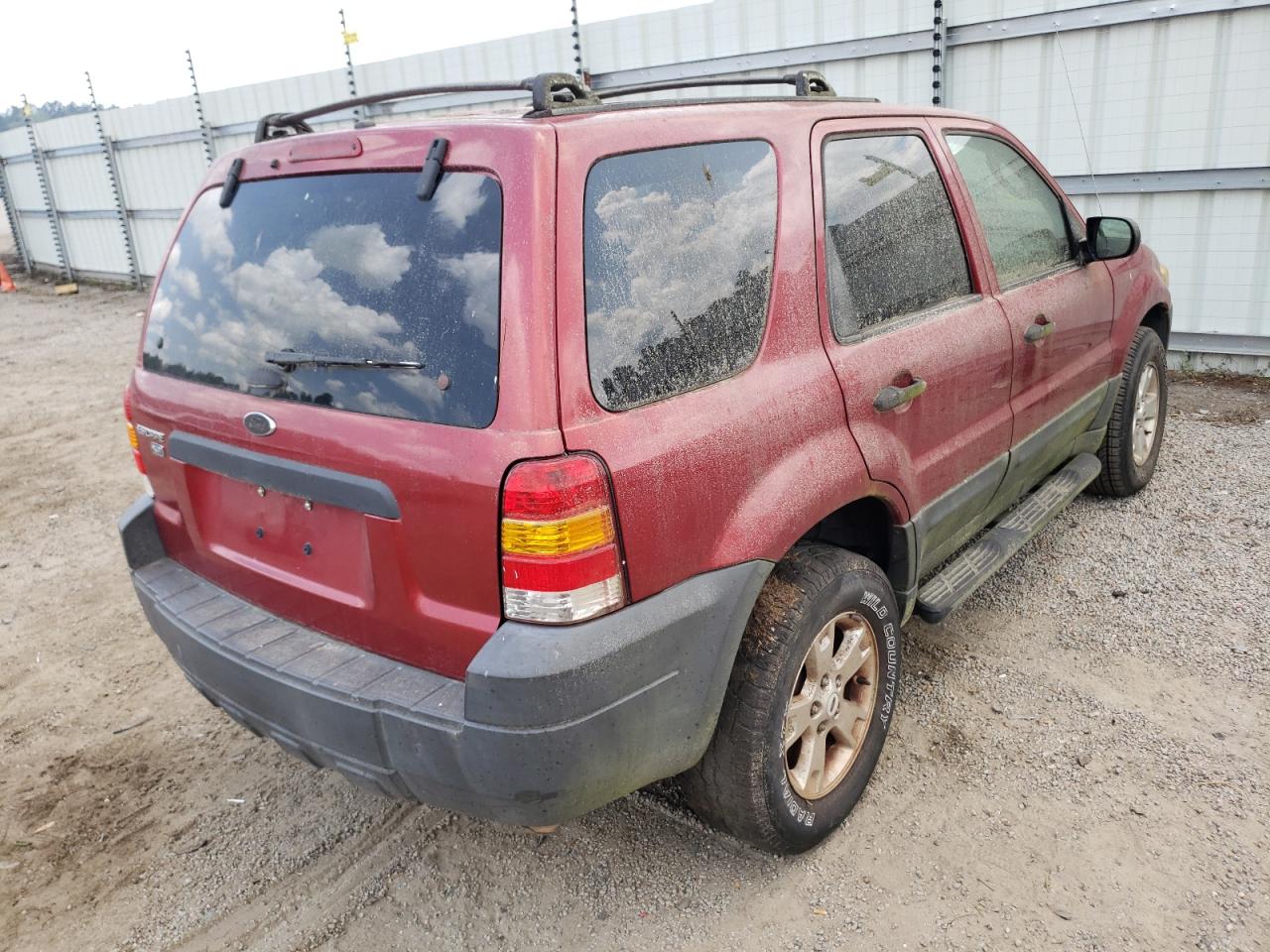 Photo 4 from auction – 2005 FORD ESCAPE XLT with VIN 1FMYU93125KA08995