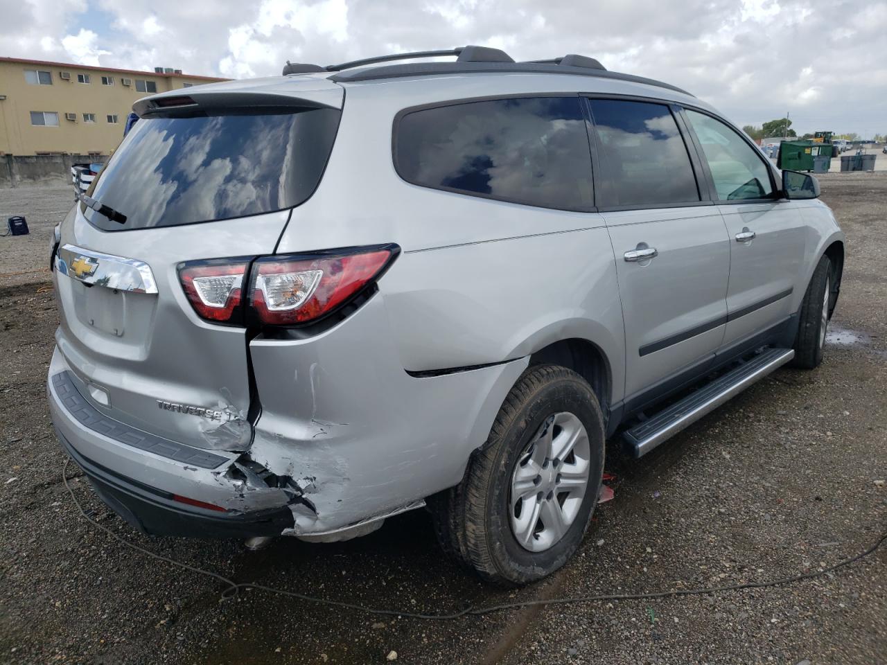 Photo 4 from auction – 2016 CHEVROLET TRAVERSE L with VIN 1GNKRFKD8GJ135269