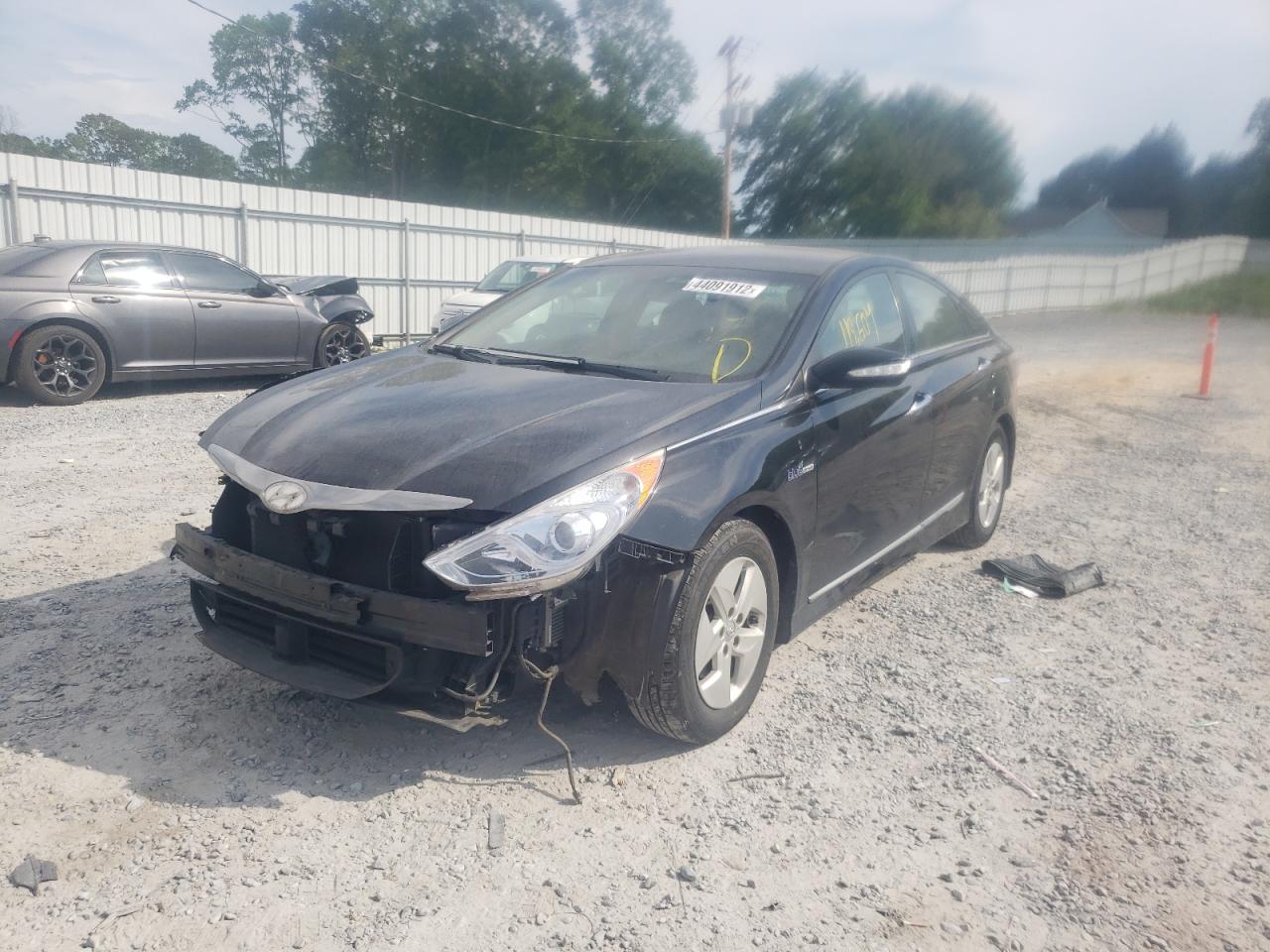 Photo 2 from auction – 2012 HYUNDAI SONATA HYB with VIN KMHEC4A48CA032856