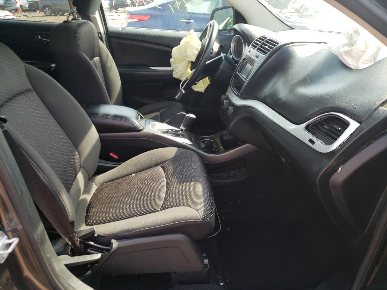 Photo 5 from auction – 2017 DODGE JOURNEY SE with VIN 3C4PDCABXHT638405