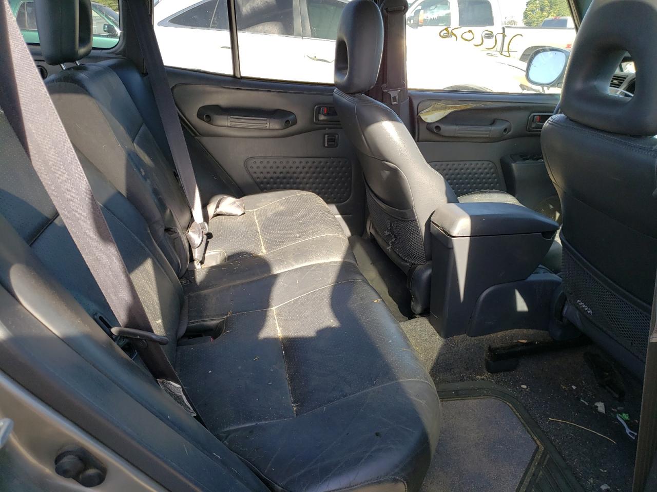 Photo 6 from auction – 1999 TOYOTA RAV4 with VIN JT3HP10V4X7125833