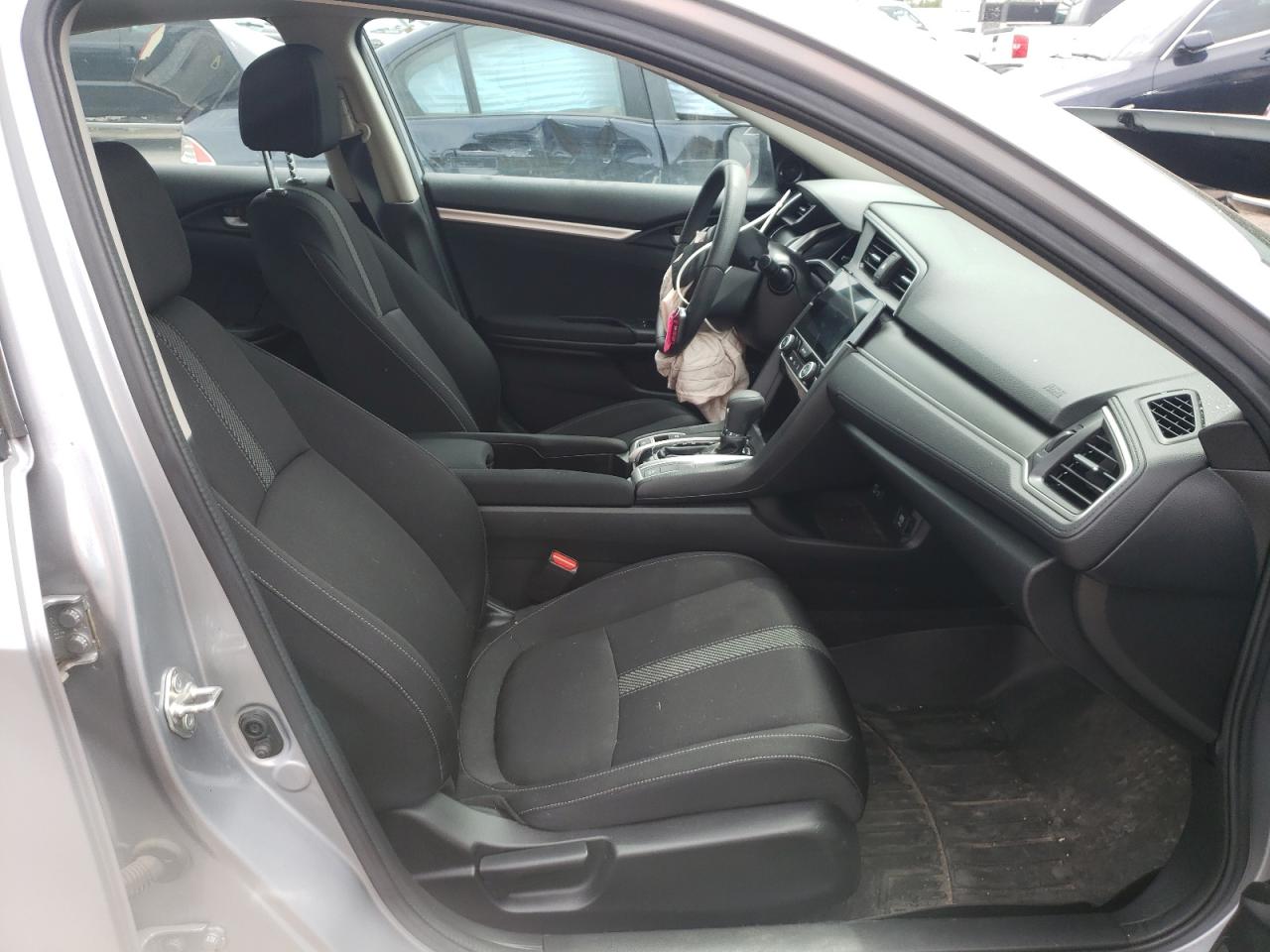 Photo 5 from auction – 2018 HONDA CIVIC EX with VIN 2HGFC2F77JH526660