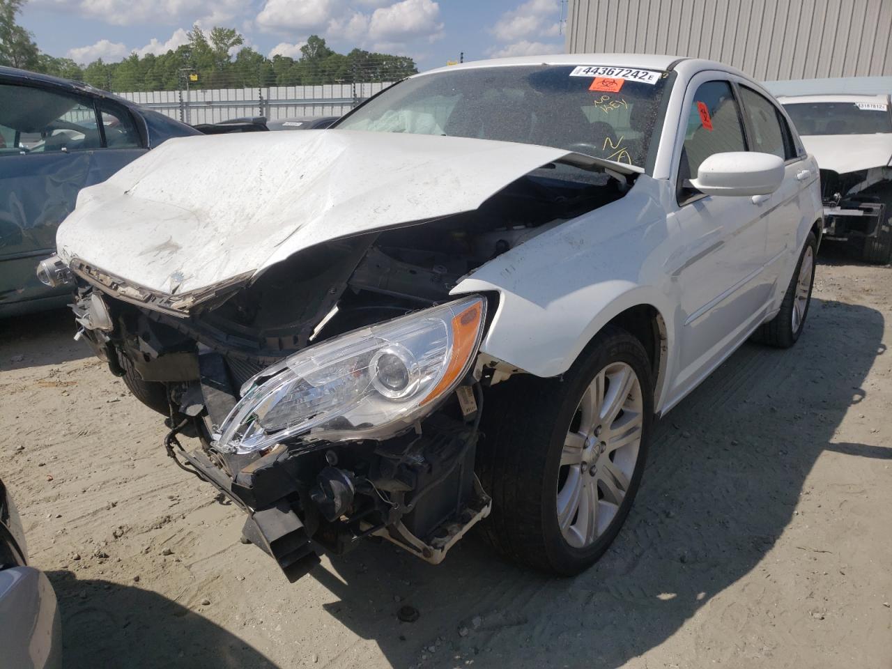 Photo 2 from auction – 2013 CHRYSLER 200 TOURIN with VIN 1C3CCBBBXDN656430