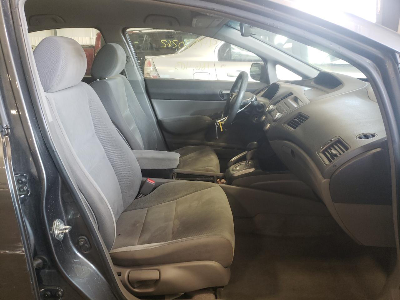 Photo 5 from auction – 2010 HONDA CIVIC LX with VIN 19XFA1F50AE001898