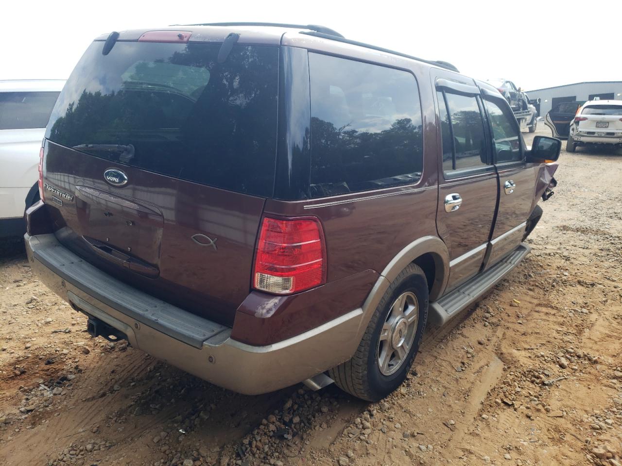 Photo 4 from auction – 2004 FORD EXPEDITION with VIN 1FMRU17W84LB75317