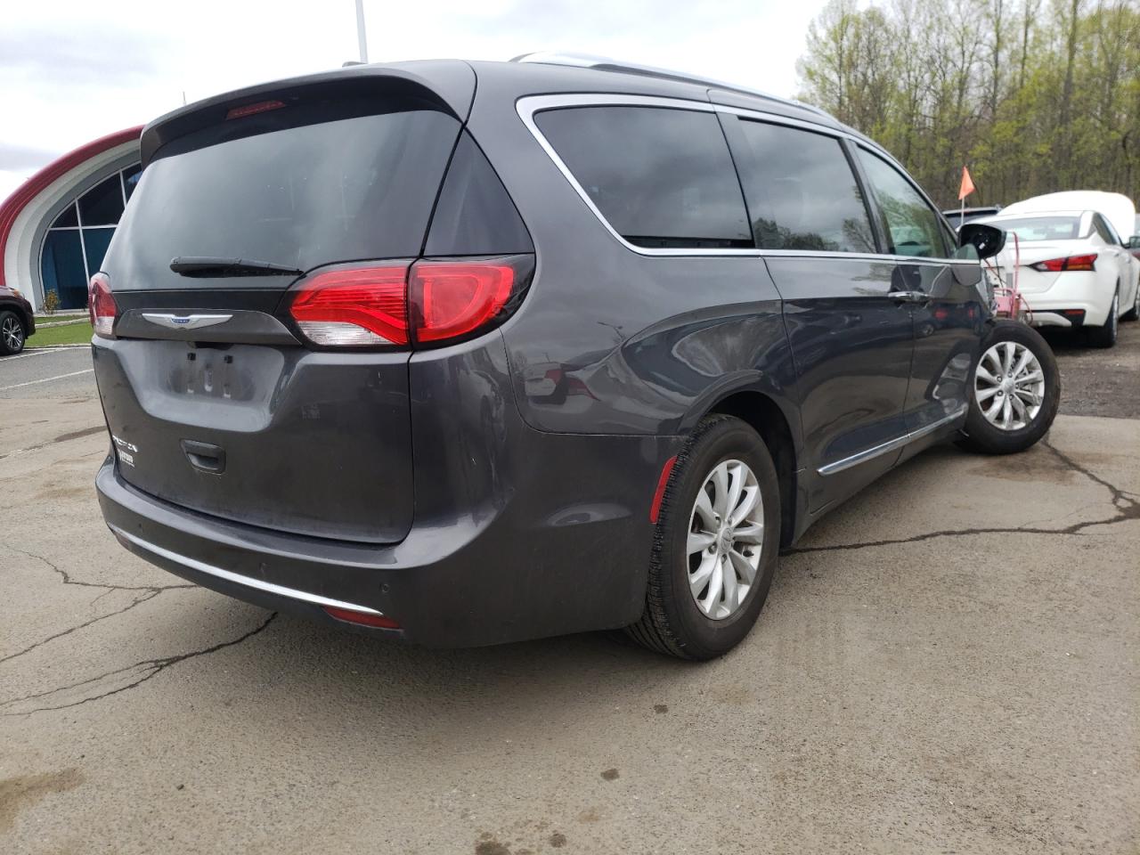 Photo 4 from auction – 2018 CHRYSLER PACIFICA T with VIN 2C4RC1BGXJR253994