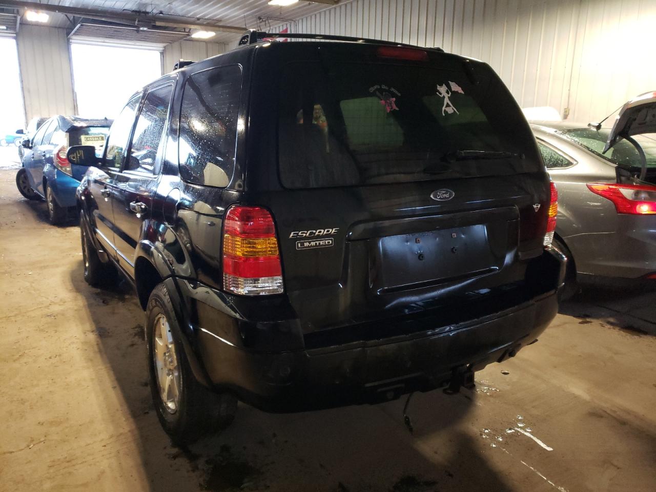 Photo 3 from auction – 2006 FORD ESCAPE LIM with VIN 1FMCU94166KA87274