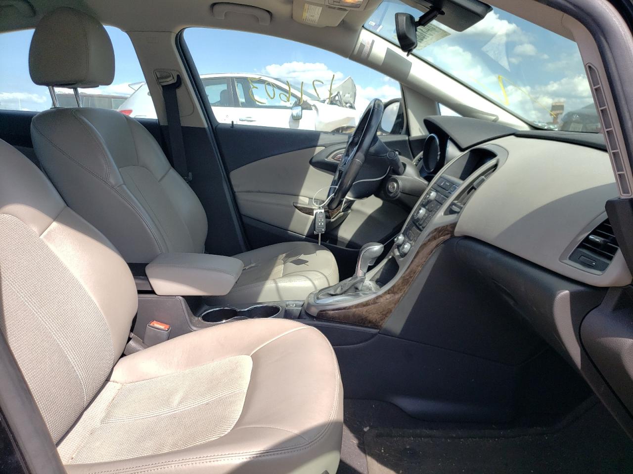 Photo 5 from auction – 2013 BUICK VERANO with VIN 1G4PP5SK6D4172971