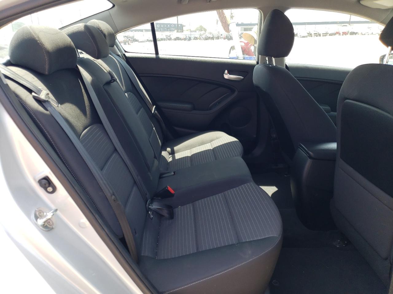 Photo 6 from auction – 2017 KIA FORTE LX with VIN 3KPFL4A78HE149831