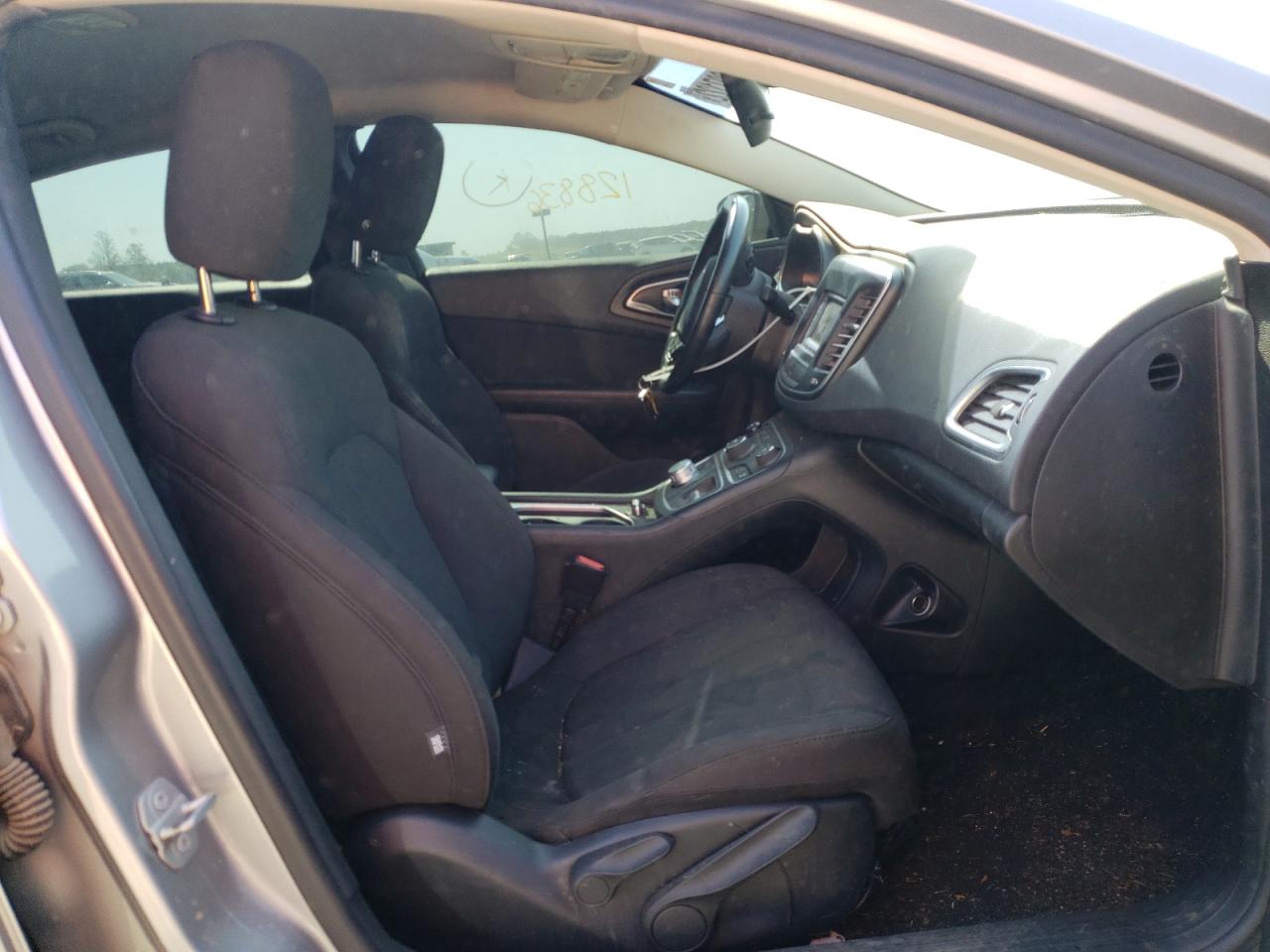 Photo 5 from auction – 2016 CHRYSLER 200 LIMITE with VIN 1C3CCCAB1GN152876